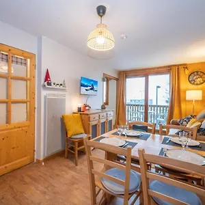  Appartement 6 Couchages Au Pied Des Pistes A 2 Chambres, Balcon Et Parking Couvert